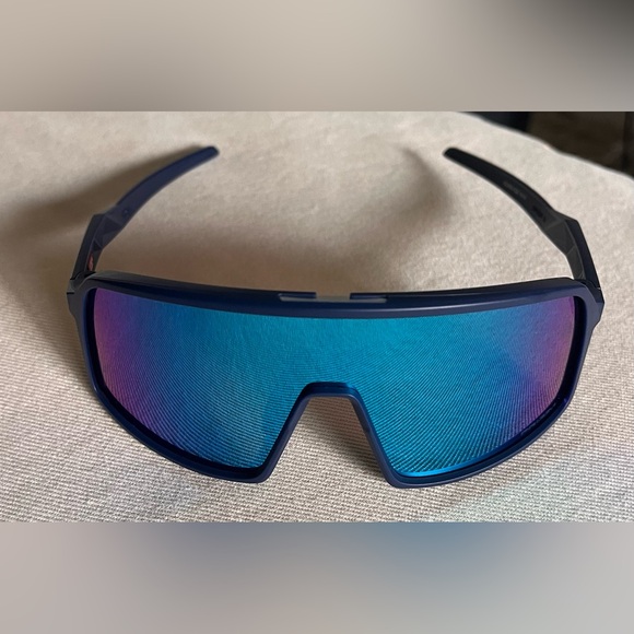 Oakley Sutro S